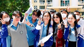 https://baogialai.com.vn/chi-tiet-de-thi-giai-de-thi-mon-tieng-anh-post241555.html