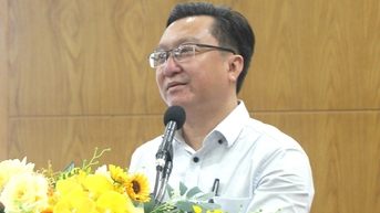 '하루 8교시를 넘지 않게, 토요일에도 공부해야 한다'