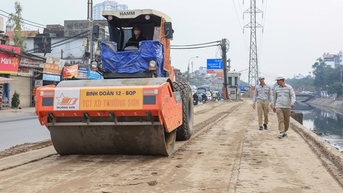 Nhà thầu lên tiếng về thông tin dùng rác thải để thi công đường Tam Trinh, Hà Nội
