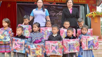 'Nối vòng tay ấm' mang hơi ấm lên vùng cao