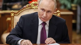 Ông Putin tuyên bố dùng tên lửa đạn đạo đời mới tấn công Ukraine