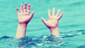 Một nam thanh niên đuối nước khi cùng em trai tắm biển