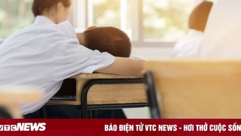 Phụ huynh ngao ngán số bài tập về nhà quá nhiều, con học đến 10h tối không xong