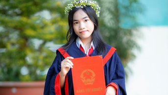 Thủ khoa thi lớp 10: 'Em học hỏi ca sĩ Sơn Tùng'