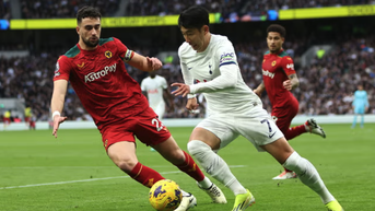 Tottenham rớt khỏi top bốn