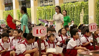 Hình ảnh đẹp ngày bế giảng gây "bão" mạng xã hội