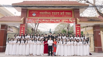 Một lớp học ở Nam Định có 100% học sinh đạt 9 điểm trở lên môn văn