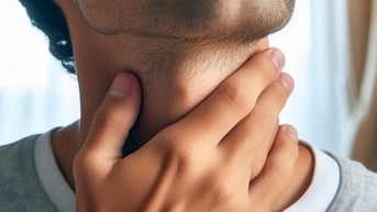 5 dấu hiệu cần sớm đi khám tuyến giáp