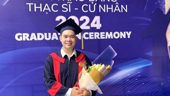និស្សិត​បញ្ចប់​ការ​សិក្សា​ថ្មី​ដែល​មាន​ពិន្ទុ​ល្អ​ធ្វើ​ឱ្យ​អ្នក​ទស្សនា​ស្រក់​ទឹក​ភ្នែក​ជាមួយ​នឹង​សុន្ទរកថា​របស់​គាត់