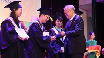 Đào tạo nhân lực y tế là giải pháp căn cơ để cải thiện và nâng cao chất lượng chăm sóc y tế cho người dân