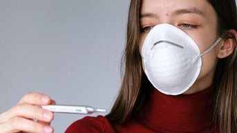 Làm gì nếu sốt kéo dài hơn 24 giờ không khỏi?