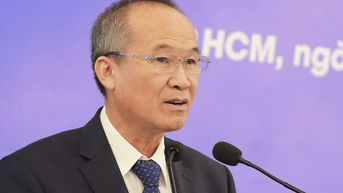 Duong Cong Minh 씨는 Sacombank의 주식을 몇 주 보유하고 있습니까?