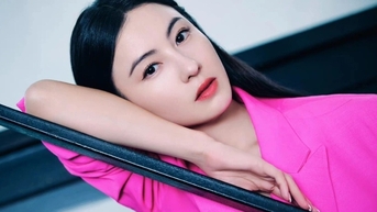 Thói quen dưỡng da mùa hè của Trương Bá Chi