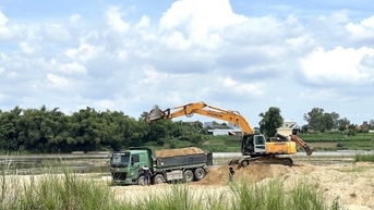 Vì sao loạt doanh nghiệp trúng đấu giá mỏ cát ở Quảng Ngãi xin trả lại?