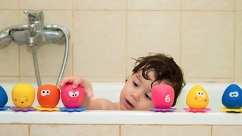 8 hoạt động bình thường ở nhà giúp trẻ phát triển trí não