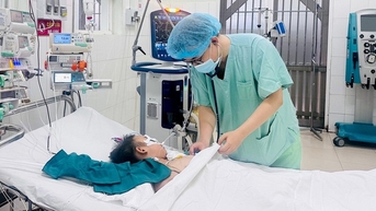 Bệnh nhi 9 tuổi suy tim nguy kịch được cứu sống