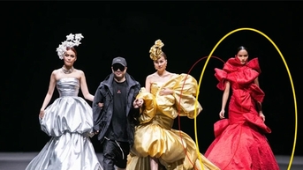 កញ្ញា H'hen Nie និយាយអំពីពាក្យចចាមអារ៉ាមថាត្រូវបាន "គៀបសង្កត់" ដោយ Thanh Hang ក្នុងកម្មវិធី Shanghai