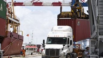 Doanh nghiệp kêu vướng, hải quan nói khác