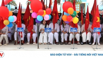 Lễ Khai giảng năm học mới tại miền Trung: gọn nhẹ, trang trọng