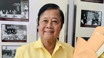 Nhạc sĩ Nguyễn Văn Hiên tặng ca khúc viết về Bác Tôn cho Bảo tàng Tôn Đức Thắng