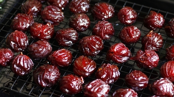 Ăn mận khô có lợi cho xương