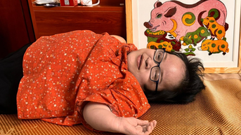 Cô gái ‘‘xương thủy tinh’’ truyền cảm hứng cho người khuyết tật