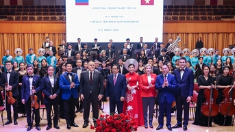 Hai Thủ tướng Việt Nam và Nga nghe nhạc Cung đình Huế, nhạc cổ điển Nga