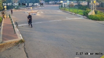 Israel chia sẻ video tay súng Hamas hành quyết phụ nữ hôm 7/10