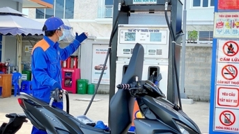 Thế giới lấy lại đà tăng; trong nước, giá dầu leo dốc mạnh