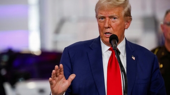 Chiến dịch tranh cử Trump huy động được 130 triệu đô la vào tháng 8