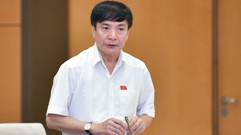 부이 반 꾸엉(Bui Van Cuong) 국회 사무총장 해임
