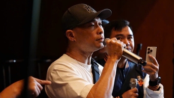 공로예술가 Pham The Vi와 MTV 그룹이 '잊을 수 없는 노래'를 위해 활발히 연습하고 있습니다.