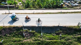 Cận cảnh điểm sạt lở mái đê hữu sông Đáy tại Hà Nội