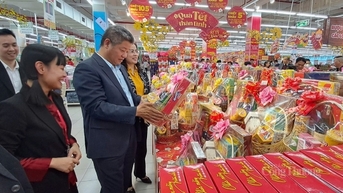Sức mua hàng Tết tại siêu thị đang tăng mạnh