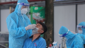 COVID-19 tăng mạnh đúng vào dịp Tết