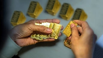 Giá vàng SJC rớt sâu sau thông tin Ngân hàng Nhà nước bán vàng qua các ngân hàng thương mại
