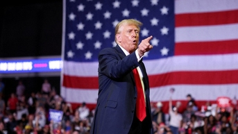 Ông Trump được miễn trừ truy tố đối với các hành vi chính thức của tổng thống