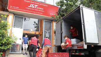 J&T Express tăng cường lực lượng giao hàng dịp tết