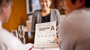 Điểm IELTS của người Việt giảm là do đề thi khó hơn?