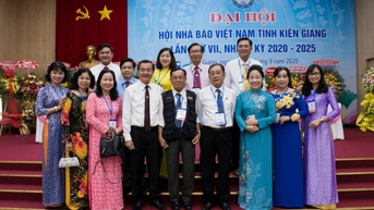 Kien Giang មានសកម្មភាពជាក់ស្តែងជាច្រើន ដើម្បីអបអរសាទរខួបលើកទី 100 នៃទិវាសារព័ត៌មានបដិវត្តន៍វៀតណាម។