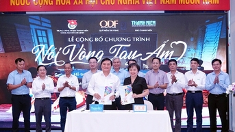 Huy động cung ứng sách giáo khoa cho học sinh vùng bão lũ