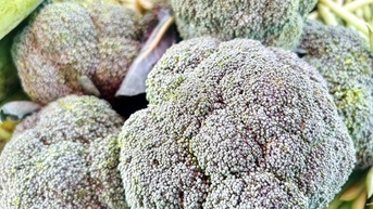 Người bệnh tuyến giáp có cần kiêng bắp cải, bông cải?