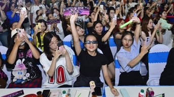 Khán giả quẩy cực sung tại đêm nhạc Ngày hội Việt Nam Xanh