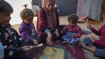 Nhiều người ở Gaza chỉ ăn một lần trong ngày, khi nạn đói lan rộng giữa các vấn đề viện trợ