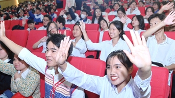 1,3 tỉ đồng tiếp sức tân SV Tây Nguyên: Nghị lực của SV nghèo làm lay động trên trang báo Tuổi Trẻ