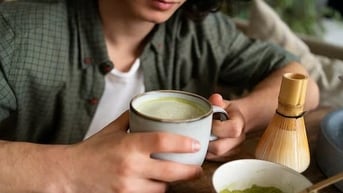 Phát hiện tác dụng quan trọng của trà xanh đối với người lớn tuổi