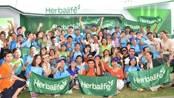 Herbalife Việt Nam tài trợ dinh dưỡng cho VnExpress Marathon Sparkling Quy Nhơn 2023 | Phụ nữ