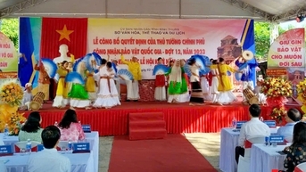 Bình Thuận công bố bảo vật quốc gia Linga vàng của người Chăm