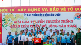 Sôi động giải đua thuyền truyền thống trên sông Cu Đê, Đà Nẵng