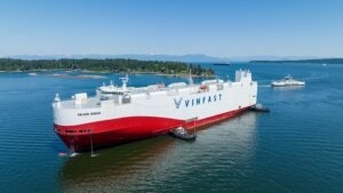 Vinfast VF8 차량의 첫 번째 배치가 캐나다에 도착하여 6월부터 배송될 예정입니다.